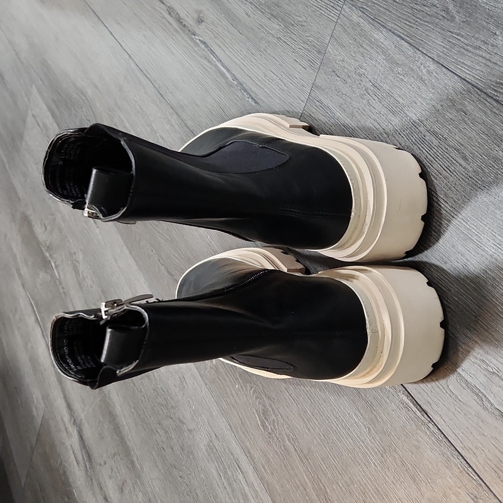 Steven by Steve Madden Black armond lug-sole Chelsea Boots size 8m - Picture 11 of 12